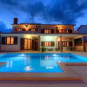  Ferienhaus Komel With Pool